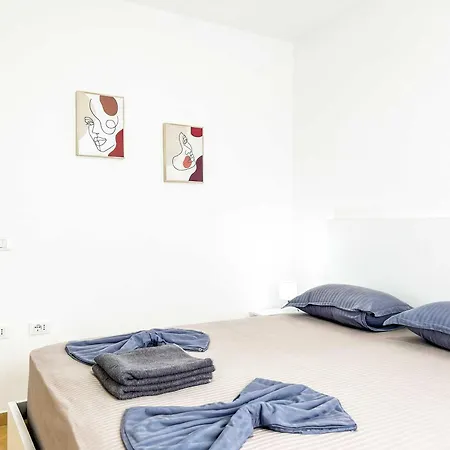 High 1186 Apartment Durres