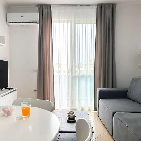 Apartment High 1186 *